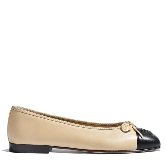 (SOLD) CHANEL cream/black toe calfskin flats - Picture 1 of 8